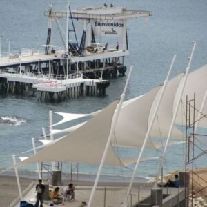 Club Nautico Poseidon, tensionadas en zona común